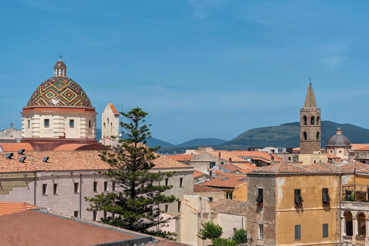Amazing Views Of Old Town And The Sea *